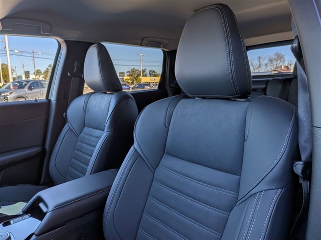 2025 Mitsubishi Outlander SE:MI30030