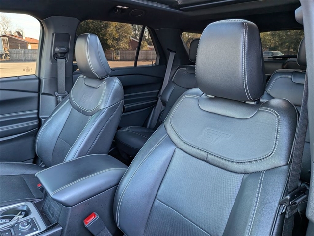 2022 Ford Explorer ST:02050UU