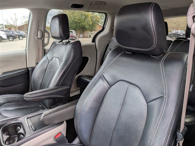 2022 Chrysler Pacifica Touring L:02150UU