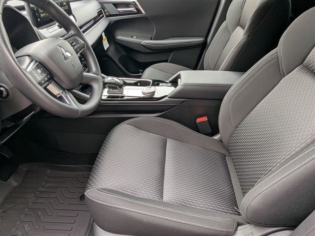 2025 Mitsubishi Outlander ES:MM39460