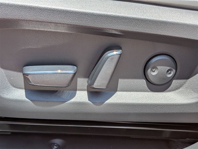 2025 Mitsubishi Outlander SE:MM39700