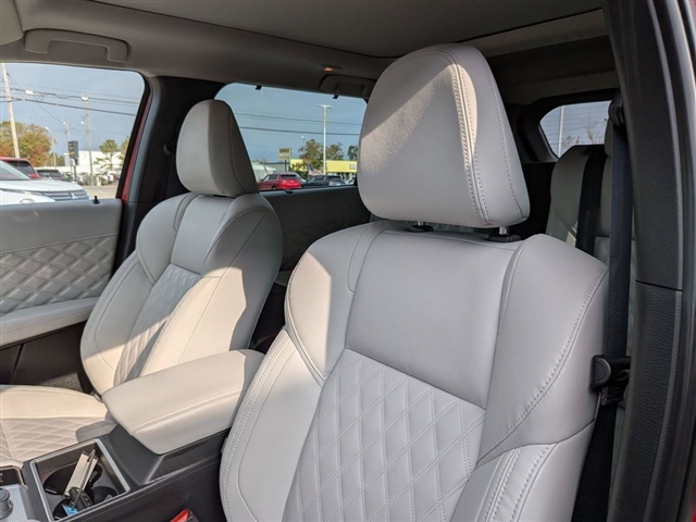 2023 Mitsubishi Outlander SE:39881N