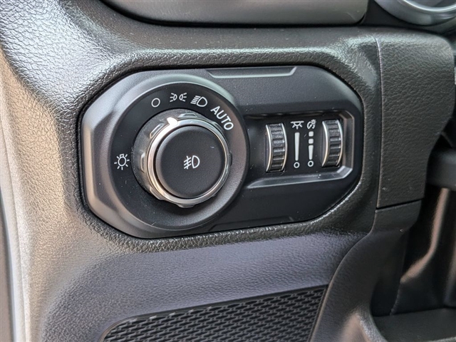 2022 Jeep Wrangler Unlimited Unlimited Sahara:02490UU