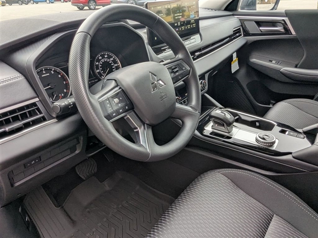 2025 Mitsubishi Outlander ES:MM39460