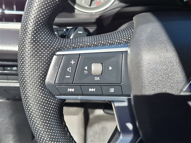 2023 Mitsubishi Outlander SE:30052N