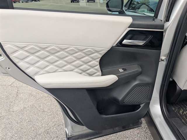 2022 Mitsubishi Outlander SEL:38242N