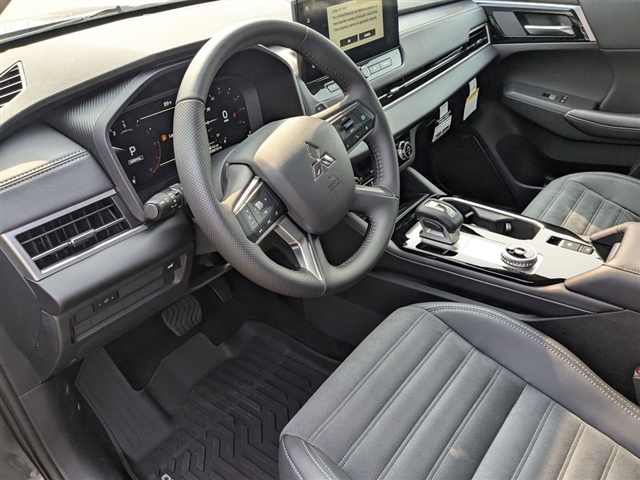 2025 Mitsubishi Outlander SE:MM39470