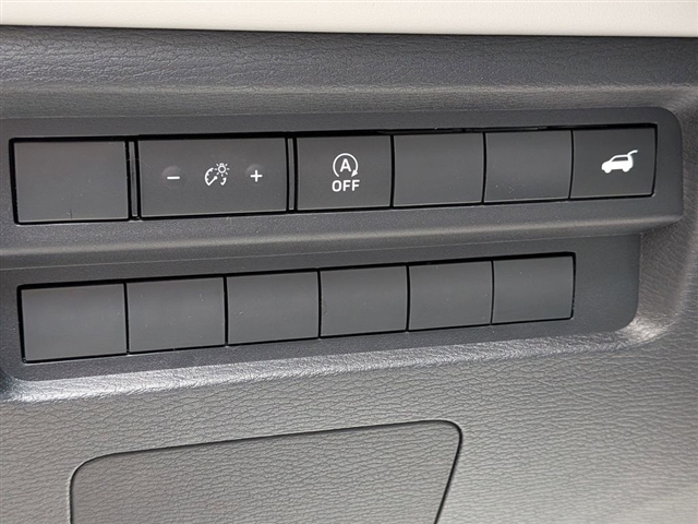 2026 Mitsubishi Outlander SE:MI30140