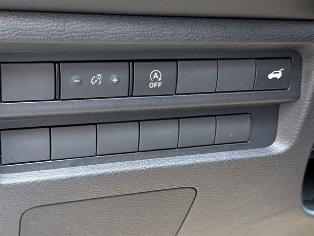 2026 Mitsubishi Outlander Black Edition:MI30100