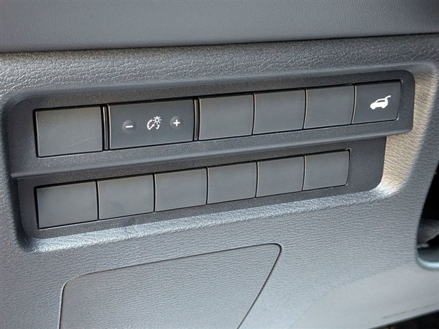 2025 Mitsubishi Outlander SE:MI30000