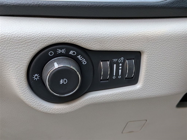 2017 Chrysler Pacifica Touring-L Plus:01870UU