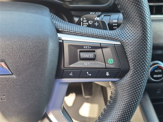 2023 Mitsubishi Outlander SE:30052N