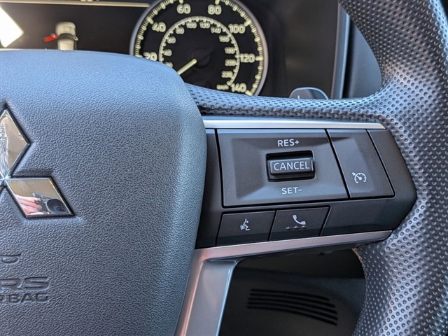 2026 Mitsubishi Outlander ES:MI30240