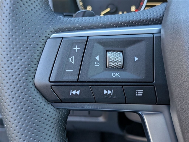 2025 Mitsubishi Outlander SE:MI30030