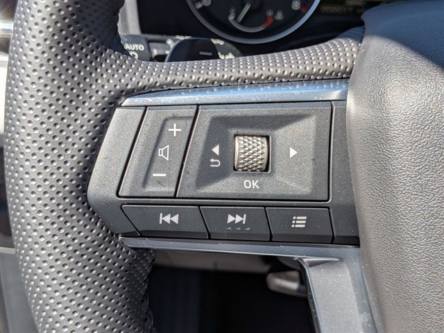 2026 Mitsubishi Outlander SE:MI30300