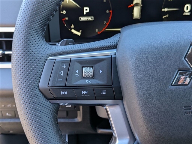 2026 Mitsubishi Outlander Black Edition:MI30460