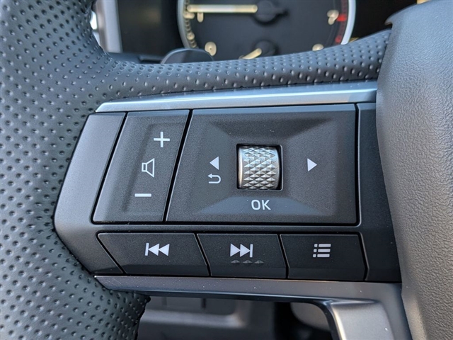 2025 Mitsubishi Outlander SE:MI30000