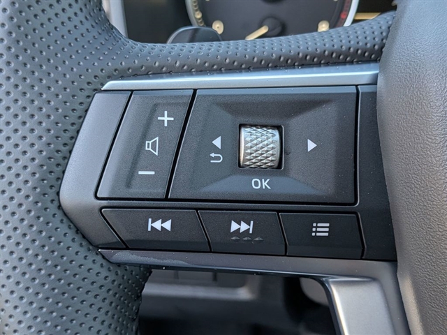 2025 Mitsubishi Outlander SE:MI30010