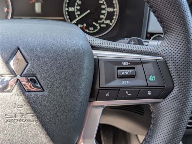 2026 Mitsubishi Outlander SE:MI30280