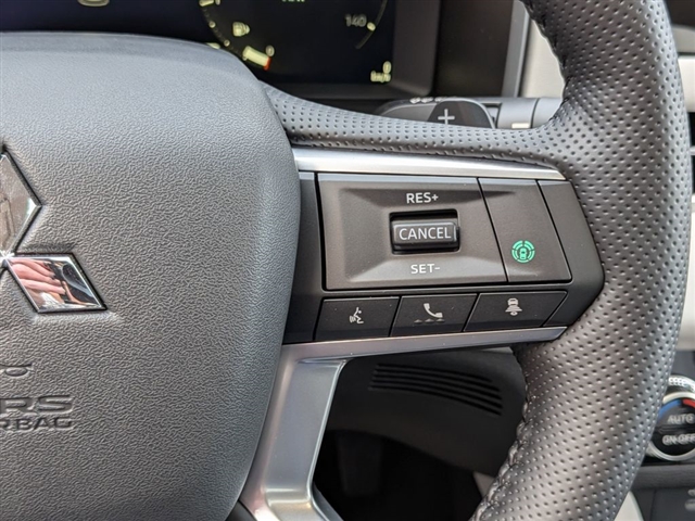 2026 Mitsubishi Outlander SE:MI30140