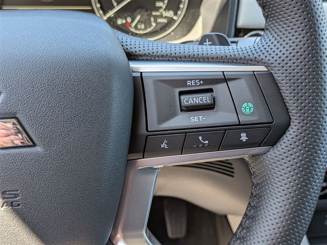 2026 Mitsubishi Outlander SE:MI30300