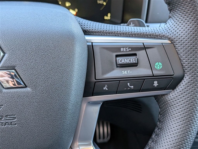 2026 Mitsubishi Outlander Black Edition:MI30100