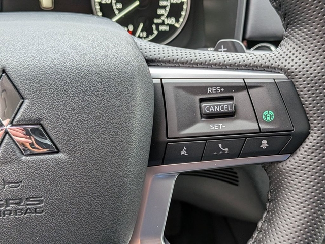 2026 Mitsubishi Outlander SE:MI130120