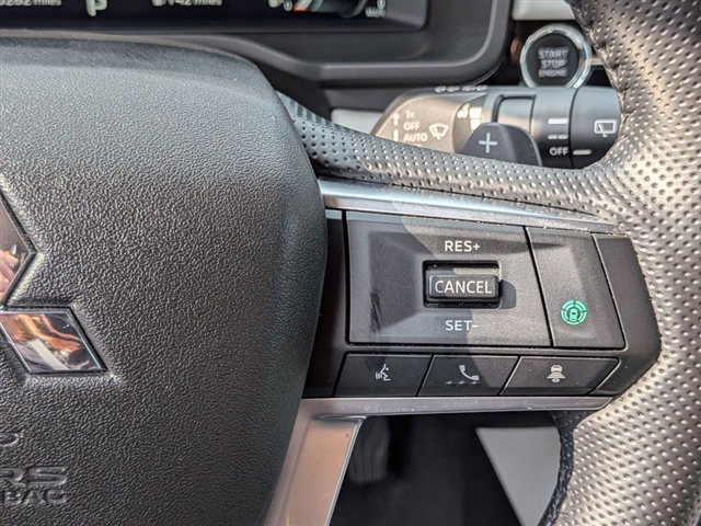 2023 Mitsubishi Outlander SE:39881N