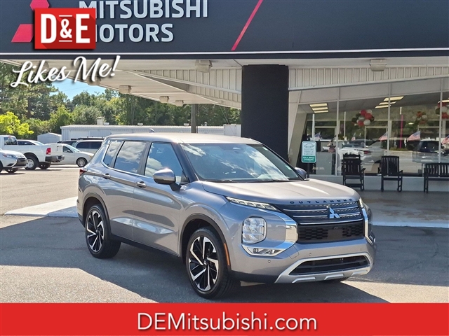 2023 Mitsubishi Outlander SE  30052N