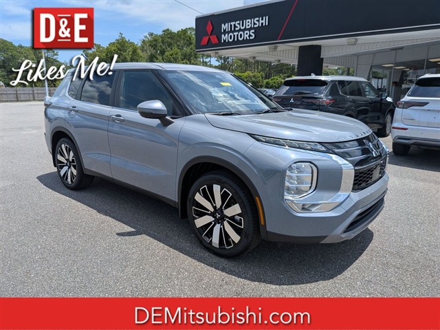 2025 Mitsubishi Outlander SE  MM39560