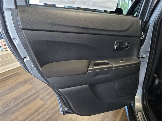 2027 Mitsubishi Outlander Sport ES:MI230590