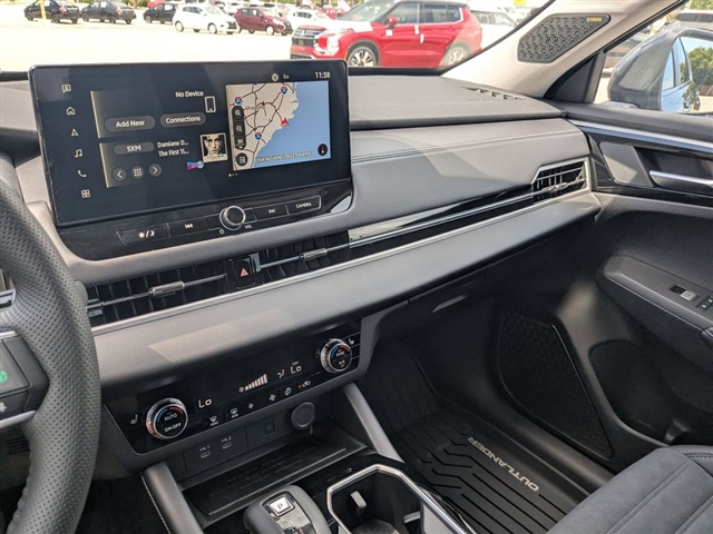 2025 Mitsubishi Outlander SE:MM39590