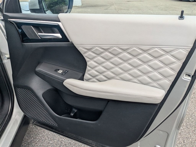 2022 Mitsubishi Outlander SEL:38242N