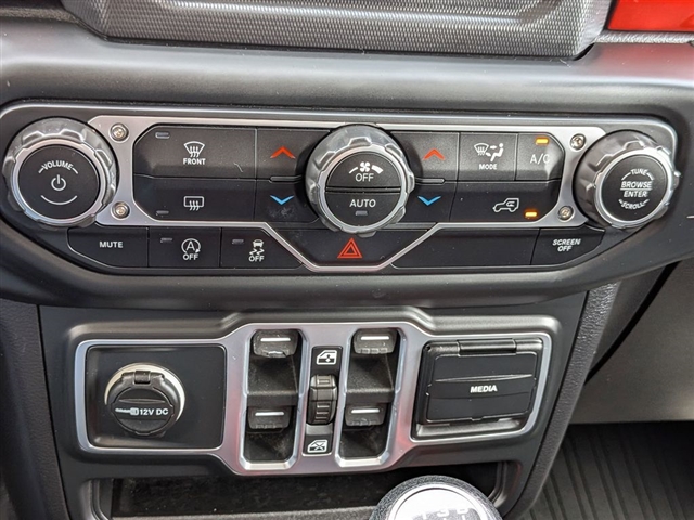 2018 Jeep Wrangler Unlimited Sport:02133U