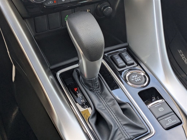 2025 Mitsubishi Eclipse Cross SEL:M241550