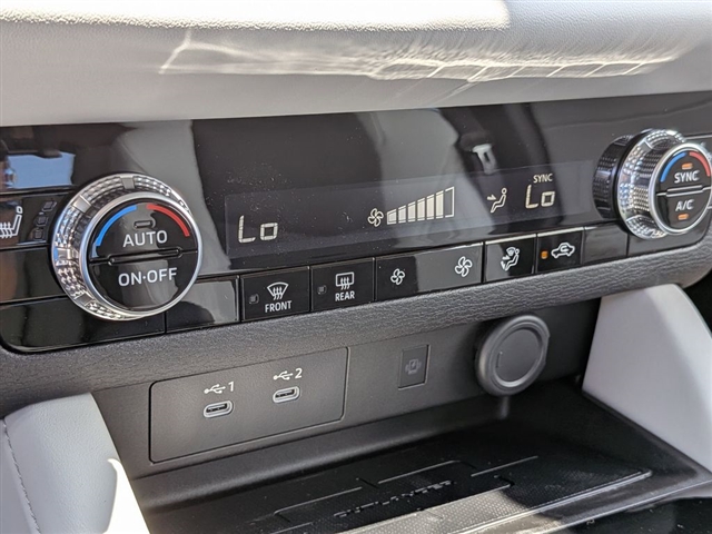 2025 Mitsubishi Outlander SE:MM39700