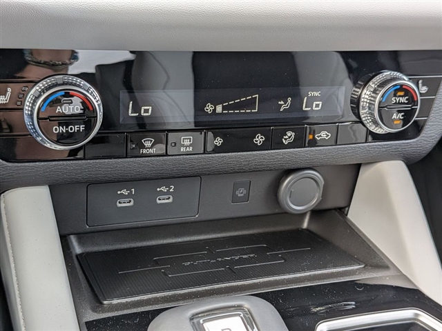 2025 Mitsubishi Outlander SE:MM39820