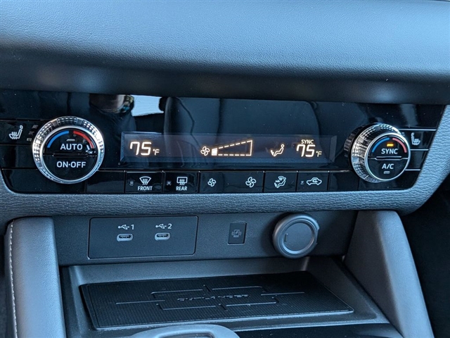 2025 Mitsubishi Outlander SE:MI30030