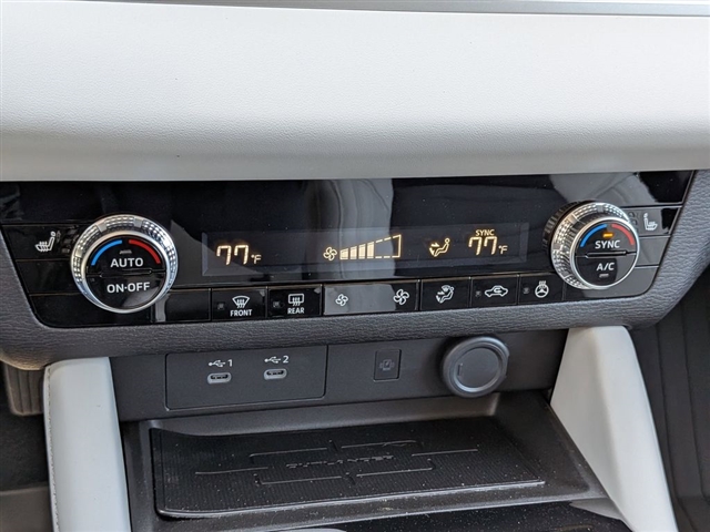 2026 Mitsubishi Outlander SE:MI30300