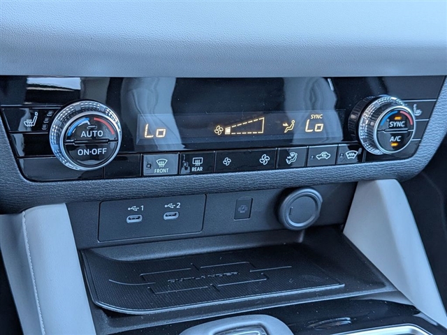 2025 Mitsubishi Outlander SE:MI30010