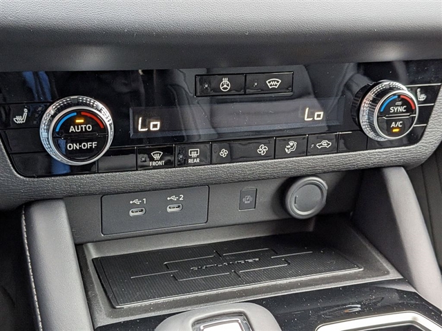 2026 Mitsubishi Outlander SE:MI130120