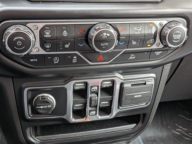 2022 Jeep Wrangler Unlimited Unlimited Sahara:02490UU
