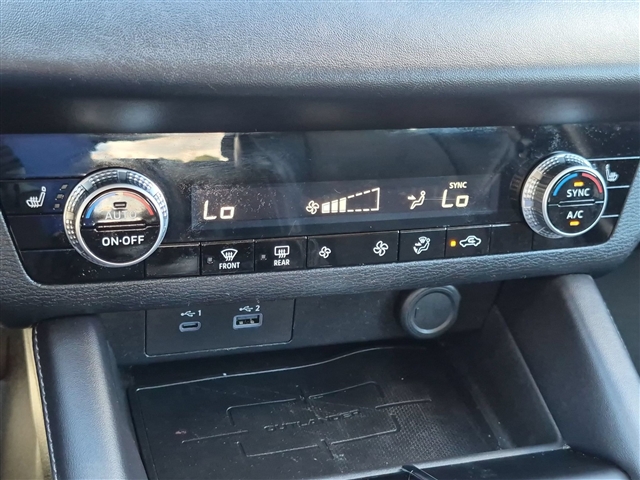2023 Mitsubishi Outlander SE:30052N