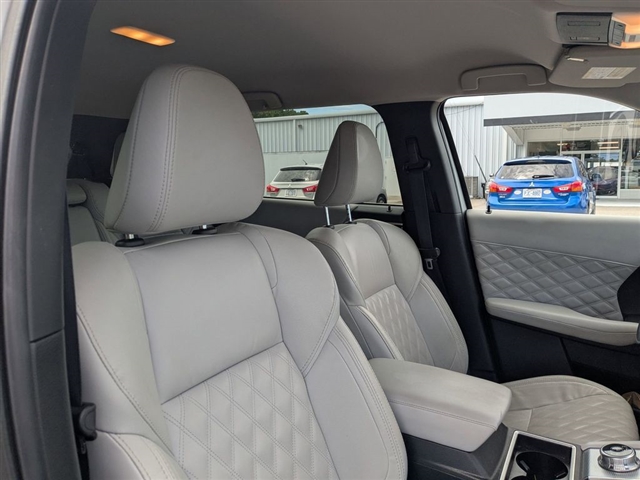 2022 Mitsubishi Outlander SEL:38242N