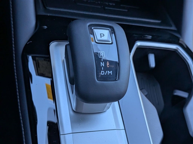 2026 Mitsubishi Outlander Black Edition:MI30460