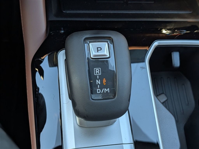 2026 Mitsubishi Outlander Black Edition:MI30060