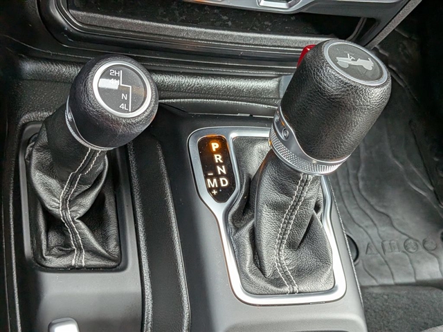 2022 Jeep Wrangler Unlimited Unlimited Sahara:02490UU