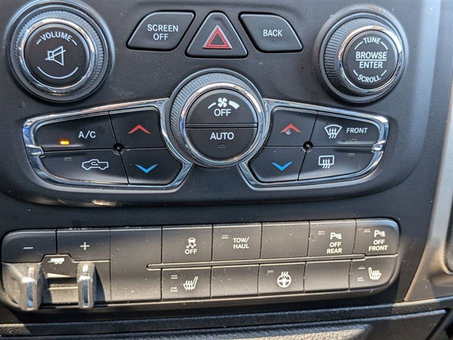2018 RAM 1500 SLT:02170UU