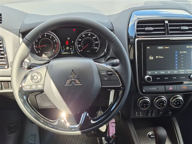 2027 Mitsubishi Outlander Sport LE:MI330610
