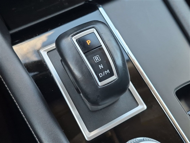 2023 Mitsubishi Outlander SE:30052N